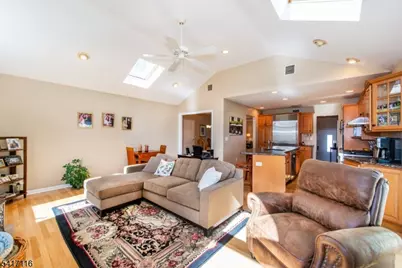 29 Long Acres Rd, Fairfield, NJ 07004 - Photo 2