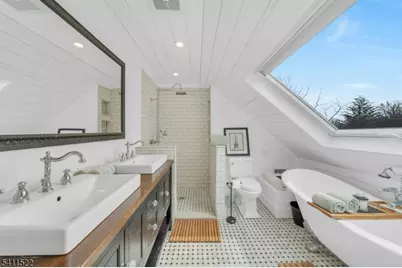 8 Glenwood Rd, Parsippany, NJ 07834 - Photo 24