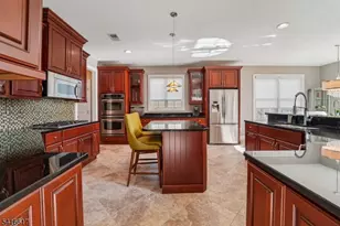 16 Baxter Ln, West Orange Township, NJ 07052 - Photo 10