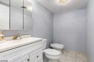 2 Crystal Ln, Paterson, NJ 07501 - Photo 20