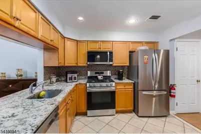 2 Crystal Ln, Paterson, NJ 07501 - Photo 2