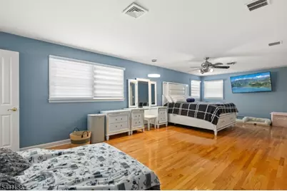 27 Viewpoint Rd, Wayne, NJ 07470 - Photo 14