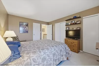 262 Spruce Ct, Raritan Township, NJ 08822 - Photo 18