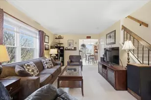 262 Spruce Ct, Raritan Township, NJ 08822 - Photo 6