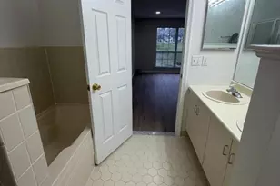 32 Columbus Dr, Franklin Township, NJ 08823 - Photo 16