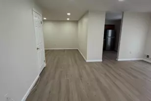 32 Columbus Dr, Franklin Township, NJ 08823 - Photo 4