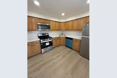 32 Columbus Dr, Franklin Township, NJ 08823 - Photo 8