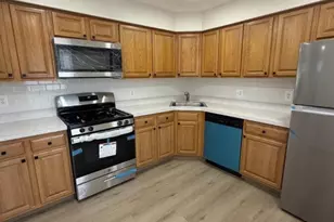 32 Columbus Dr, Franklin Township, NJ 08823 - Photo 8