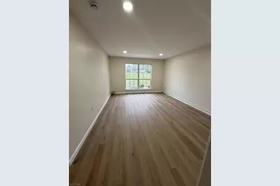 32 Columbus Dr, Franklin Township, NJ 08823 - Photo 14