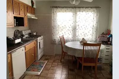 17B Garden Dr, Elmwood Park, NJ 07407 - Photo 6