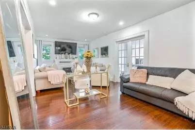 304 W 2nd Ave, Roselle, NJ 07203 - Photo 2