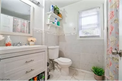 304 W 2nd Ave, Roselle, NJ 07203 - Photo 8