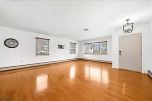 35 Marudy Dr, Clinton, NJ 08809 - Photo 4