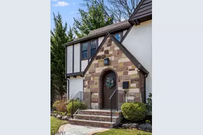 11 Valhalla Way, Verona, NJ 07044 - Photo 2