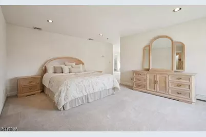 111 Chopin Dr, Wayne, NJ 07470 - Photo 26