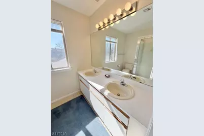 189 Drake Ln, Roxbury Township, NJ 07852 - Photo 10