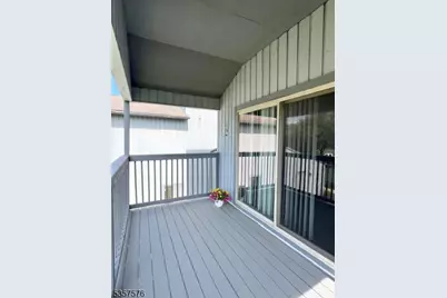 189 Drake Ln, Roxbury Township, NJ 07852 - Photo 16