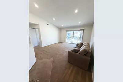 189 Drake Ln, Roxbury Township, NJ 07852 - Photo 4