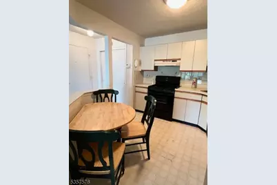 189 Drake Ln, Roxbury Township, NJ 07852 - Photo 6