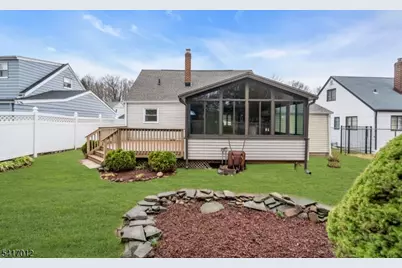 823 Pinewood Rd, Union Township, NJ 07083 - Photo 22