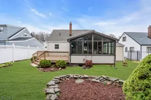 823 Pinewood Rd, Union Township, NJ 07083 - Photo 22