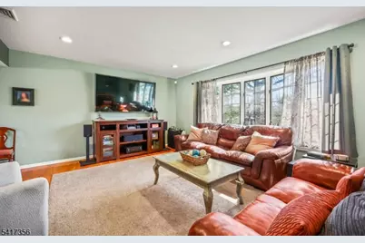 25 Kent Pl, Clark Township, NJ 07066 - Photo 8