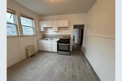 205 Chancellor Ave #2, Newark, NJ 07112 - Photo 4