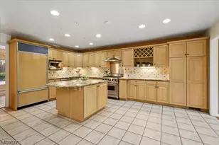 38 Hunters Cir, Tewksbury Township, NJ 08833 - Photo 8