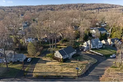 241 Evergreen Ct, Mountainside, NJ 07092 - Photo 28