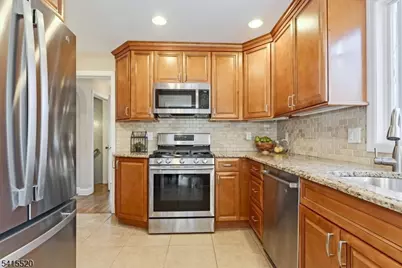 241 Evergreen Ct, Mountainside, NJ 07092 - Photo 10