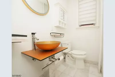 804 Fairview Ln #2, Fort Lee, NJ 07024 - Photo 12