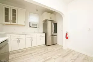 804 Fairview Ln, Fort Lee, NJ 07024 - Photo 10