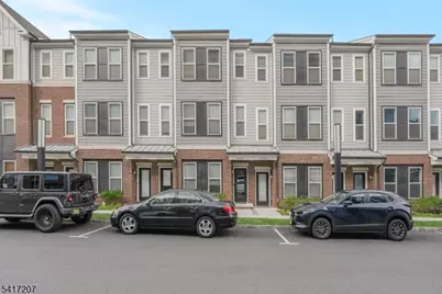 8 Jessica Ln #203, Union Township, NJ 07083 - Photo 4