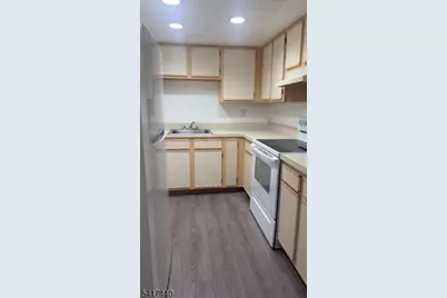 369 Washington Ave #E7, Victory Gardens, NJ 07801 - Photo 4