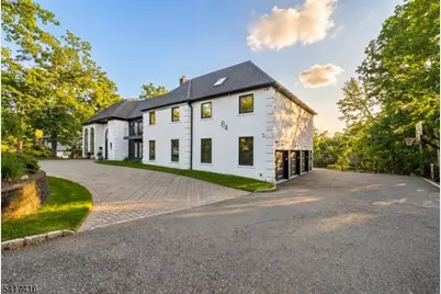 84 Shrewsbury Dr, Livingston, NJ 07039 - Photo 2