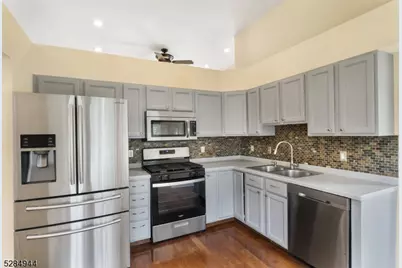 77 Williamson Ct, Bridgewater, NJ 08807 - Photo 8