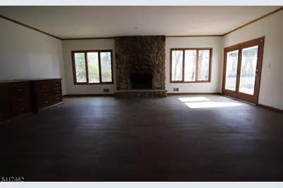 306 Pleasant Valley Rd, Marlboro Township, NJ 07751 - Photo 8