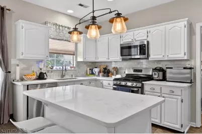 30 Cascades Ter, Branchburg Township, NJ 08876 - Photo 2