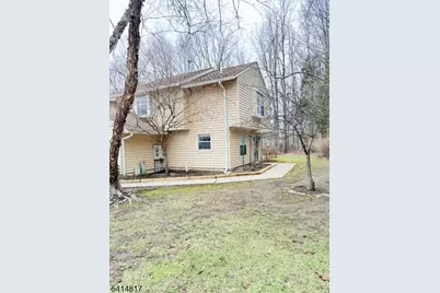 48 Rhea Run, Hampton Township, NJ 07860 - Photo 2