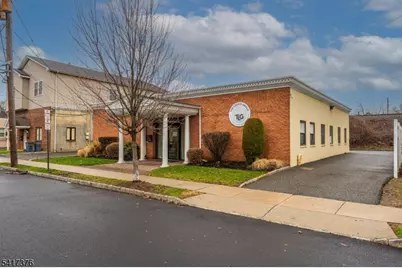 277 W Clay Ave, Roselle Park, NJ 07204 - Photo 2