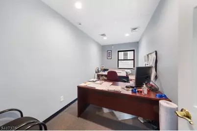 277 W Clay Ave, Roselle Park, NJ 07204 - Photo 8