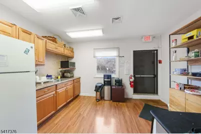 277 W Clay Ave, Roselle Park, NJ 07204 - Photo 12