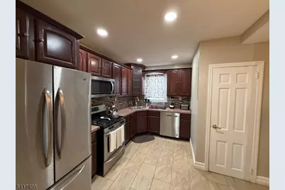 335 Hobson St, Newark, NJ 07112 - Photo 8