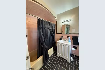 335 Hobson St, Newark, NJ 07112 - Photo 14