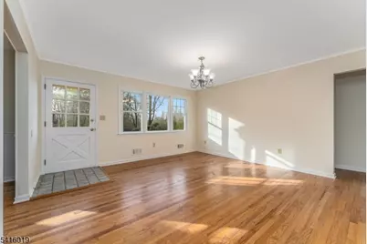 14 Fawn Dr, Clinton Township, NJ 08833 - Photo 2