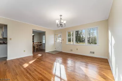 14 Fawn Dr, Clinton Township, NJ 08833 - Photo 4