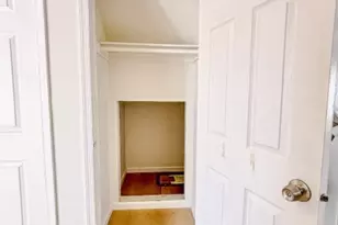 386 Inwood Ct, Franklin Township, NJ 08873 - Photo 6