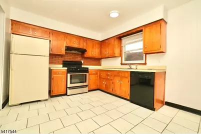 9 Davey St 2nd Floor, Bloomfield, NJ 07003 - Photo 6