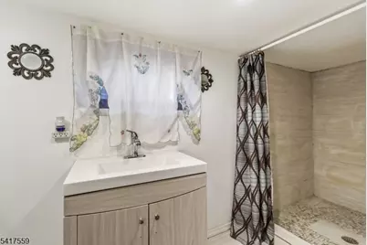 401 Woodland Ave, Roselle Park, NJ 07204 - Photo 22