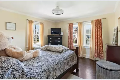 401 Woodland Ave, Roselle Park, NJ 07204 - Photo 14